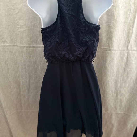 Speechless, Lightweight, navy handkerchief dress, juniors size S - Picture 5 of 5